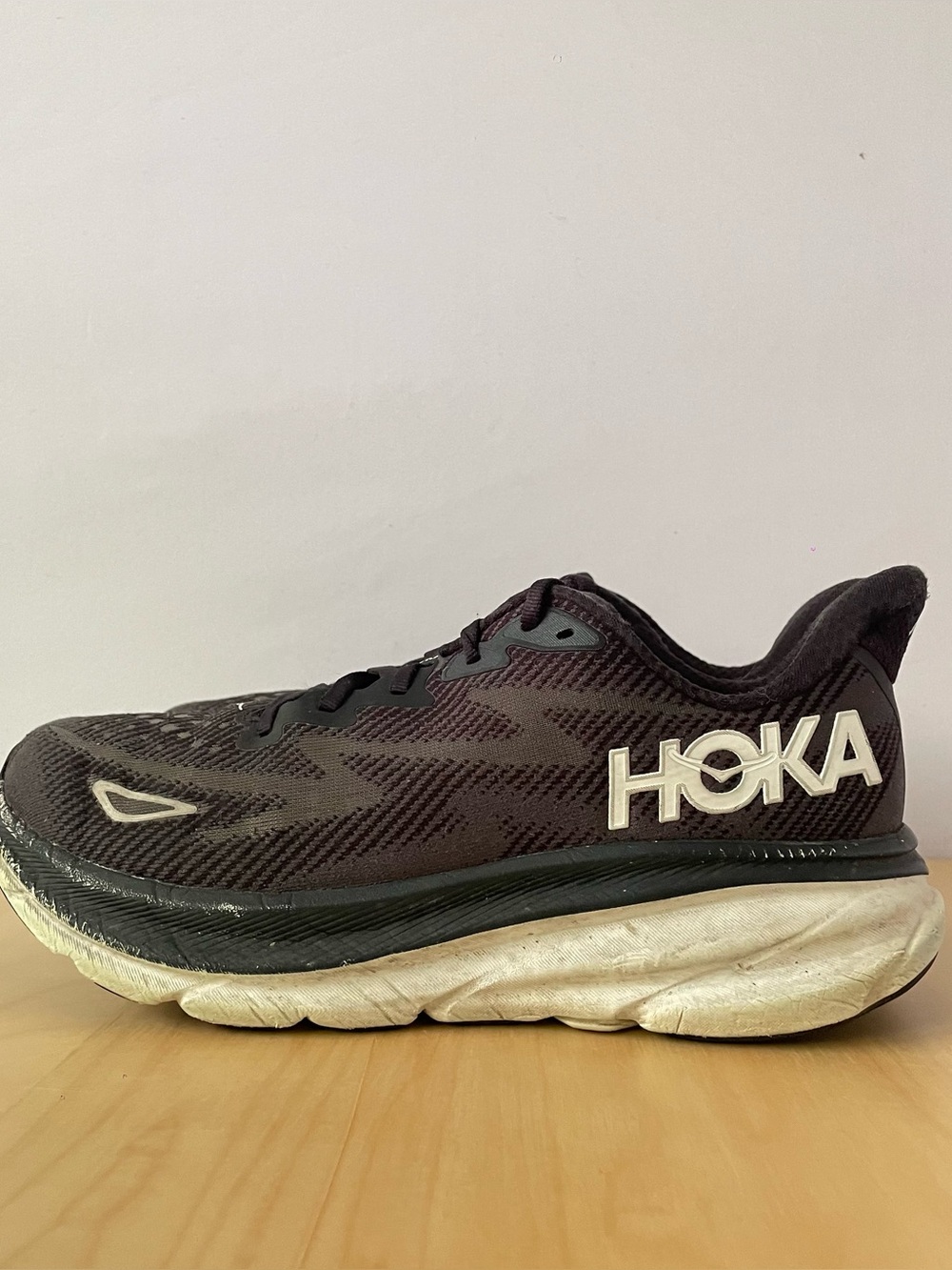 HOKA Clifton 9 road running shoes | US 8.5B - Picture 3 of 8